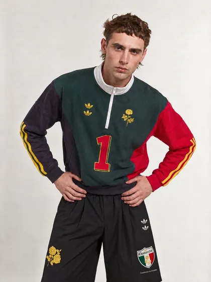Look on the model, hands on hips